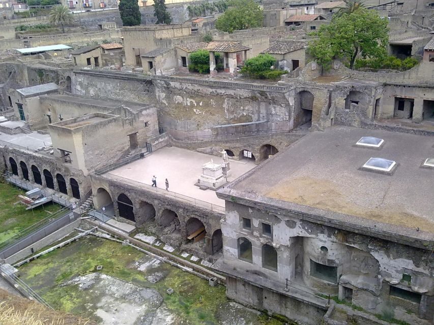 2-Hour Private Tour of the Ruins of Herculaneum - Why Herculaneum feels different from Pompeii