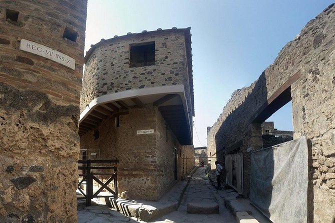 Amalfi Coast: Pompei & Vesuvius small group with Skip the line tickets - Skip-the-line and headsets: why this tour is priced the way it is
