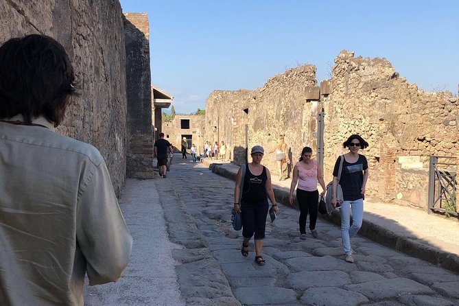 Best of Pompeii & Herculaneum: Private Tour with an Archaeologist - Herculaneum’s quieter streets: homes, shops, and decorated details