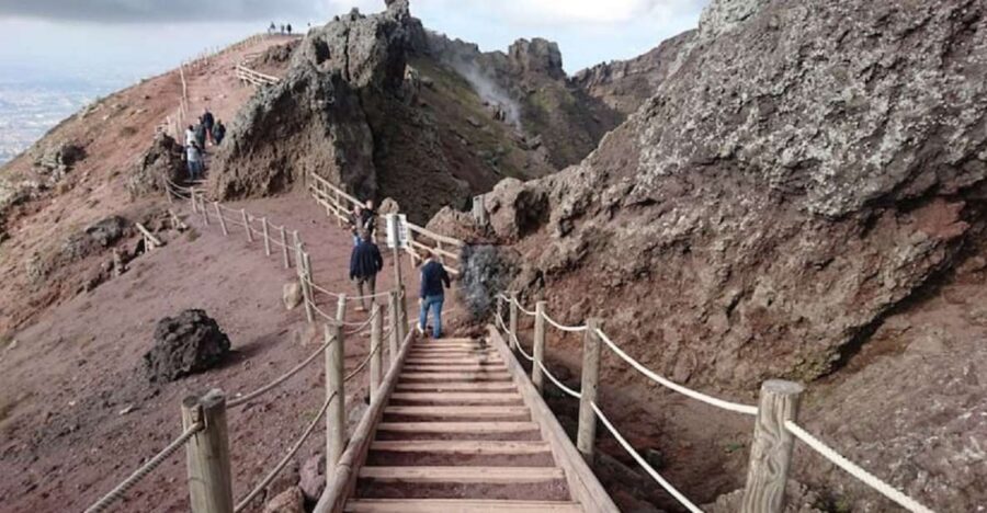 Day Trip to Pompeii & Vesuvius from Naples - How the Naples–Pompeii–Vesuvius day actually works