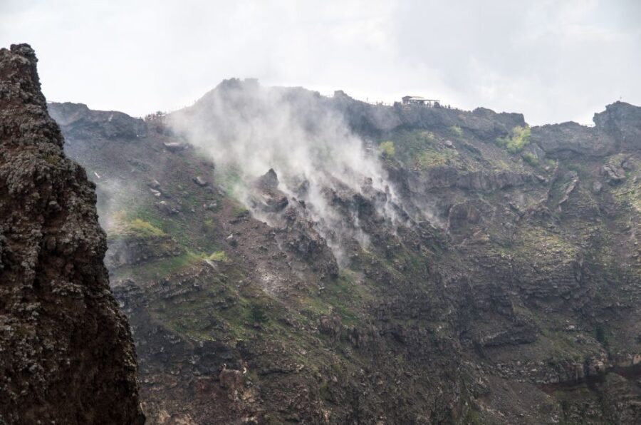 Discover Mt. Vesuvius: Private 3-Hour Tour from Pompeii - From Pompeii to Vesuvius: the point of a private car