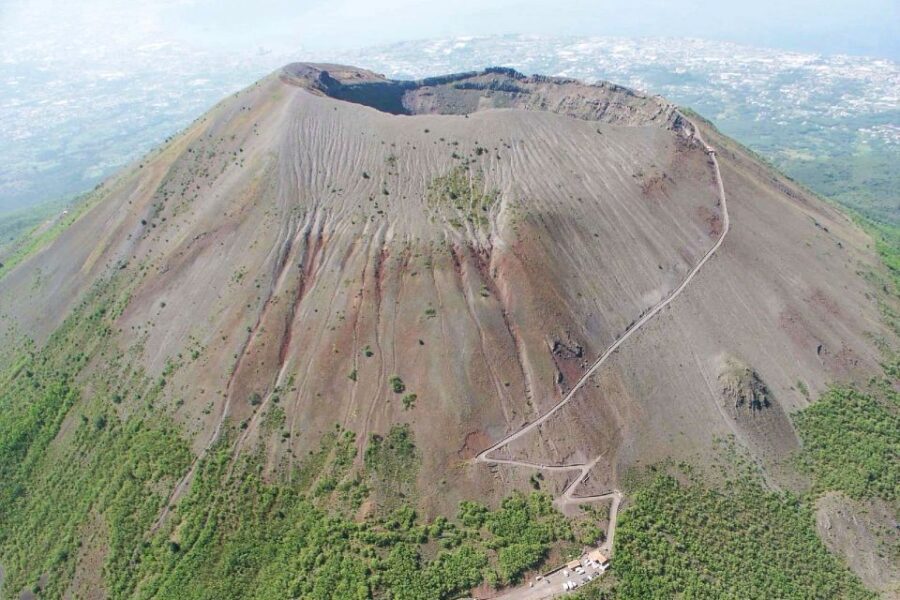 Discover Mt. Vesuvius: Private 3-Hour Tour from Pompeii - The Gulf of Naples panorama: what you should look for