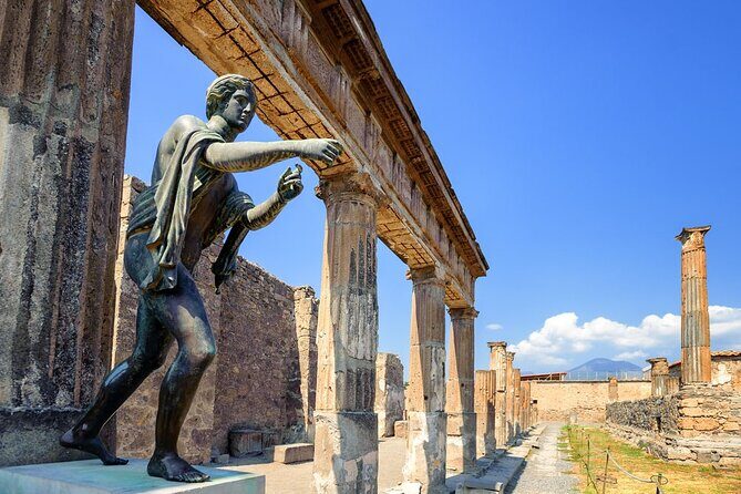 Discovering Pompeii and Herculaneum - VIP Tour with Lunch - How the VIP day runs from Naples to two ruined cities