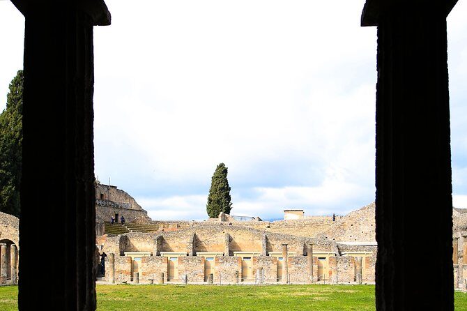 Fast Access Exclusive Private Ancient Pompeii Herculaneum & Oplontis Guided Tour - The Pompeii highlights: Foro, Teatro Grande, and Casa del Menandro