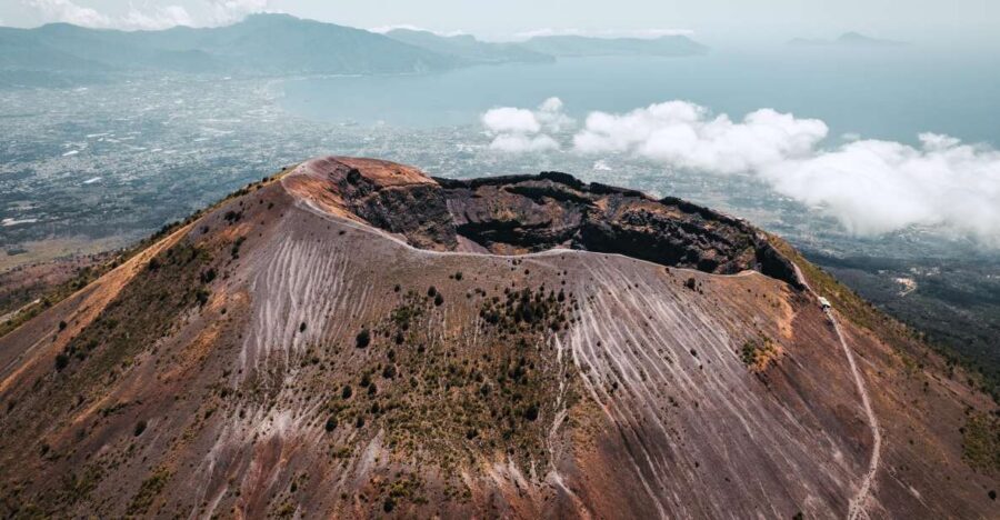 From Amalfi: Pompeii and Mount Vesuvius Private Day Trip - The crater visit and the 1,200-meter climb: views over the Gulf