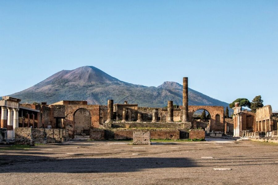 From Amalfi: Pompeii and Mount Vesuvius Private Day Trip - Pompeii with an archaeologist: frescoes, streets, and why it sticks