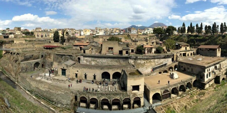 From Naples: Day Trip to Herculaneum with skip the line - Why Herculaneum is worth your time (and why 4 hours feels right)