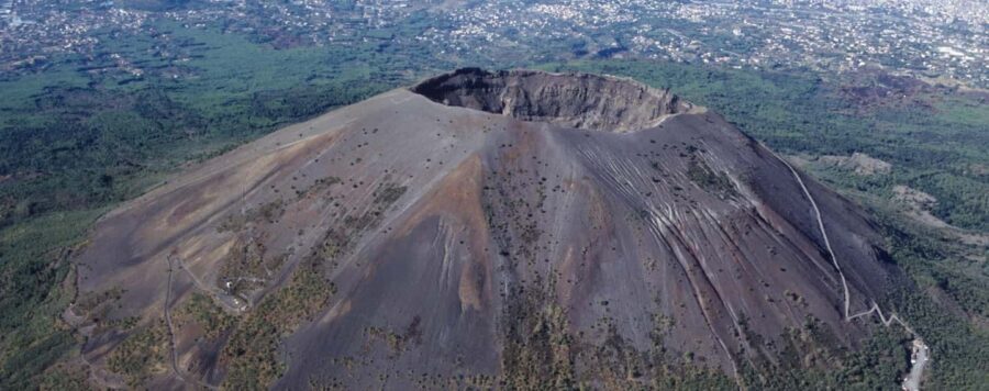 From Naples: Mount Vesuvius Half-Day Tour with Lunch - The drive up: why being dropped higher helps