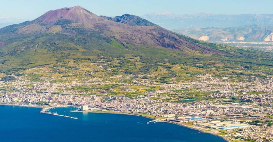 From Naples: Mount Vesuvius Transfer with Entry Tickets - Crater time: timing, steep steps, and how to not miss the bus