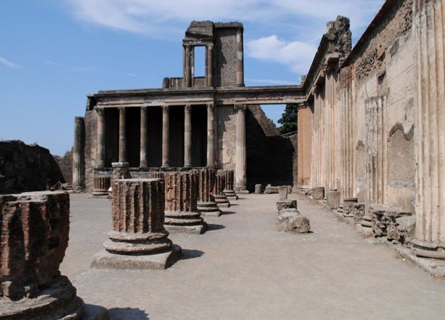 From Naples: Pompeii and Herculaneum VIP Tour with Lunch - Who should book this VIP Pompeii and Herculaneum tour?