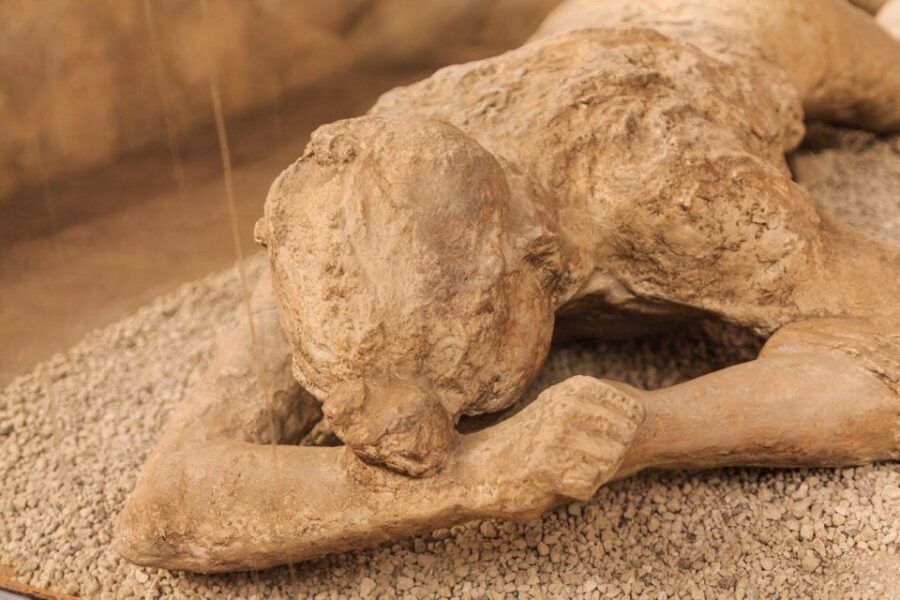 From Naples: Pompeii & Mount Vesuvius Full-Day Private Tour - The 2-hour guided walk through Pompeii’s big sights