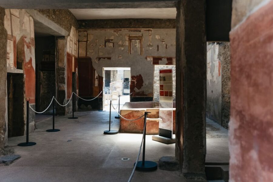 From Naples: Pompeii Ruins & Mount Vesuvius Day Tour - Pizza lunch near Pompeii: local food, not a side quest