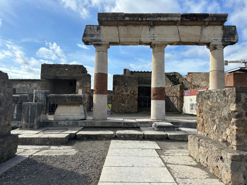 From Pompeii: Vesuvius excursion + Pompeii guided tour - Vesuvius crater first: what that hike actually means