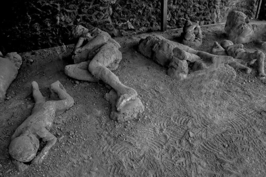 From Pompeii: Vesuvius excursion + Pompeii guided tour - Porta Marina Superiore to the volcano: logistics that keep you moving