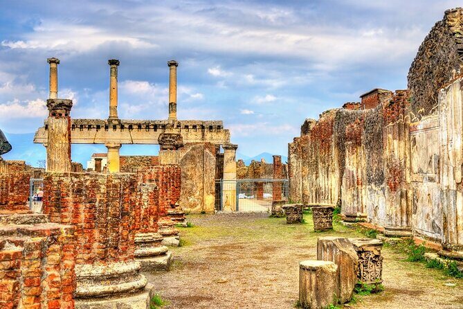 From Rome: Pompeii and Vesuvius Crater Experience with lunch - Mt. Vesuvius National Park: crater-edge hiking with a reality check