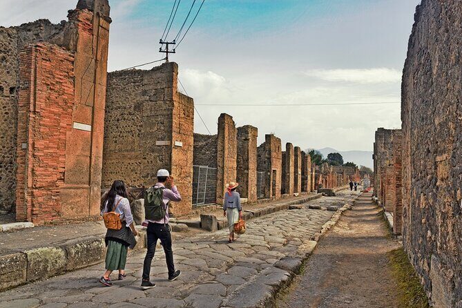 From Rome: Pompeii and Vesuvius Crater Experience with lunch - If Vesuvius closes: Sorrento as the backup plan