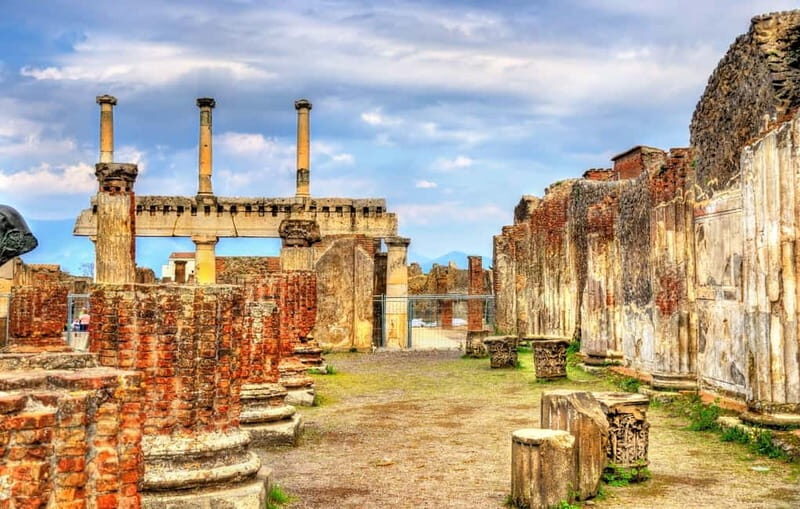 From Rome: Pompeii Guided Tour with Lunch - The 2-Hour Pompeii Walking Circuit: Forum, Baths, Greek Theatre, and Lupanar