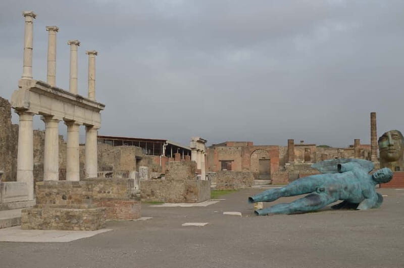 From Sorrento: Pompeii and Mount Vesuvius Trip with Lunch - Pompeii With an Official English Guide: What You Actually See