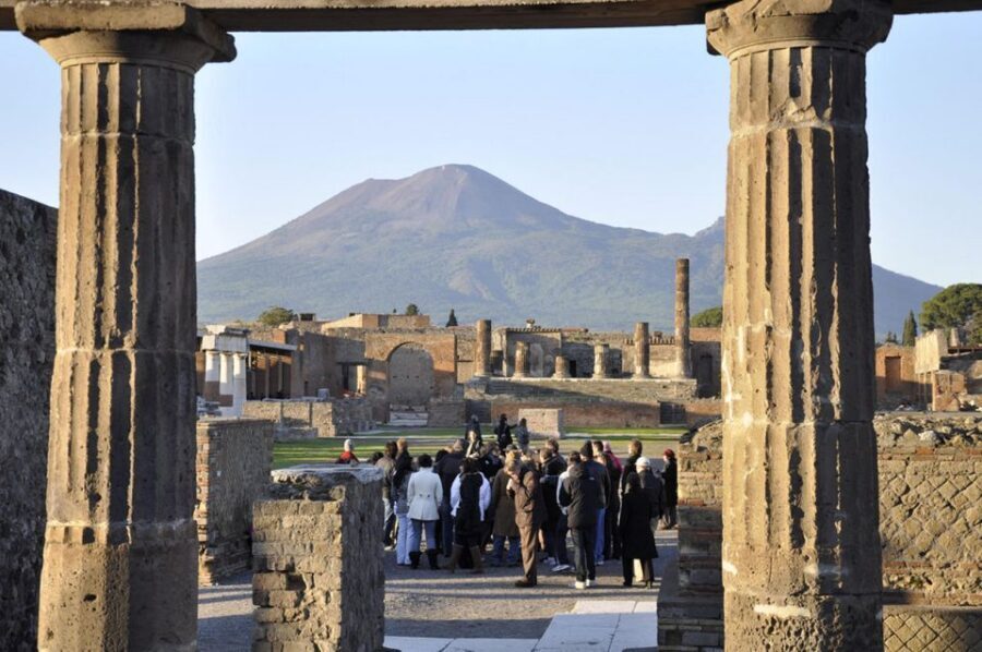 From Sorrento: Pompeii by Train with Vesuvius & Guided Tour - Getting from Sorrento to Pompeii by Train: the low-stress start