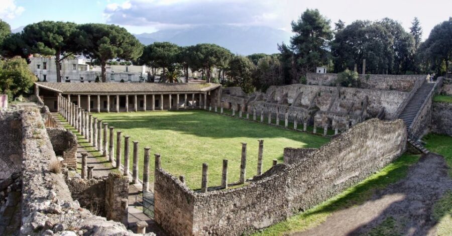 From Sorrento: Pompeii & Mt. Vesuvius Tour with Lunch & Wine - From Sorrento pickup to Pompeii: how the day starts