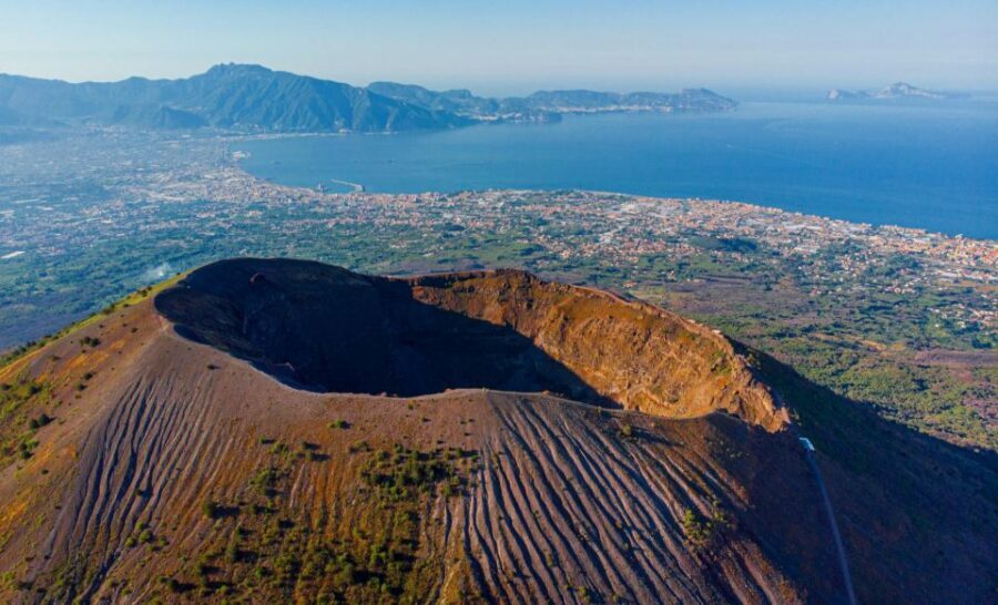 From Sorrento: Pompeii & Mt. Vesuvius Tour with Lunch & Wine - Guides, earphones, and language mix: what to listen for