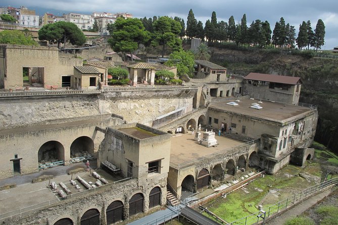 Guided Day Tour of Pompeii and Herculaneum with Light Lunch - Sorrento to the volcano zone: how the day is paced