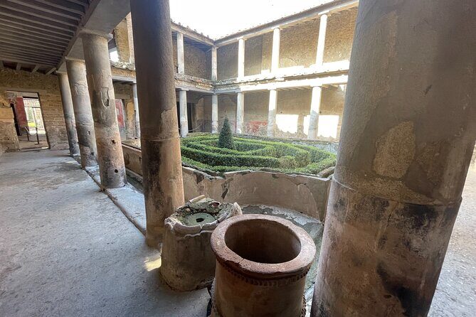 Guided Tour Pompeii And Vesuvius from Positano Skip the Line - Price and value at $299: when it’s worth it