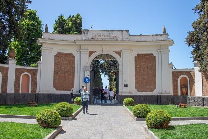 Half Day Excursion to Herculaneum from Naples with Lunch - Back to Naples by 3:05pm: A Cruise-Friendly Feeling