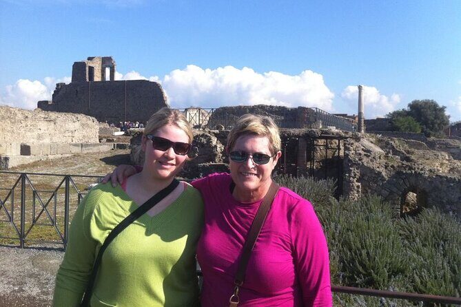 Herculaneum Private Guided Tour Led by a Local Top-rated Guide - All inclusive - Ancient streets first: amphitheater, Decumanus, and Palestra