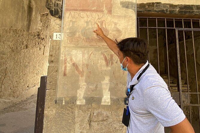 Herculaneum Private Tour with an Expert Archaeologist - Frescoes, Mosaics, Marble Floors, and Charred Wood: The Details That Make It Real