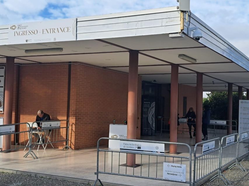 Herculaneum: Skip The Line Entrance ticket + Audioguide - Finding the Audioguide Desk at the Entrance (and not losing time)