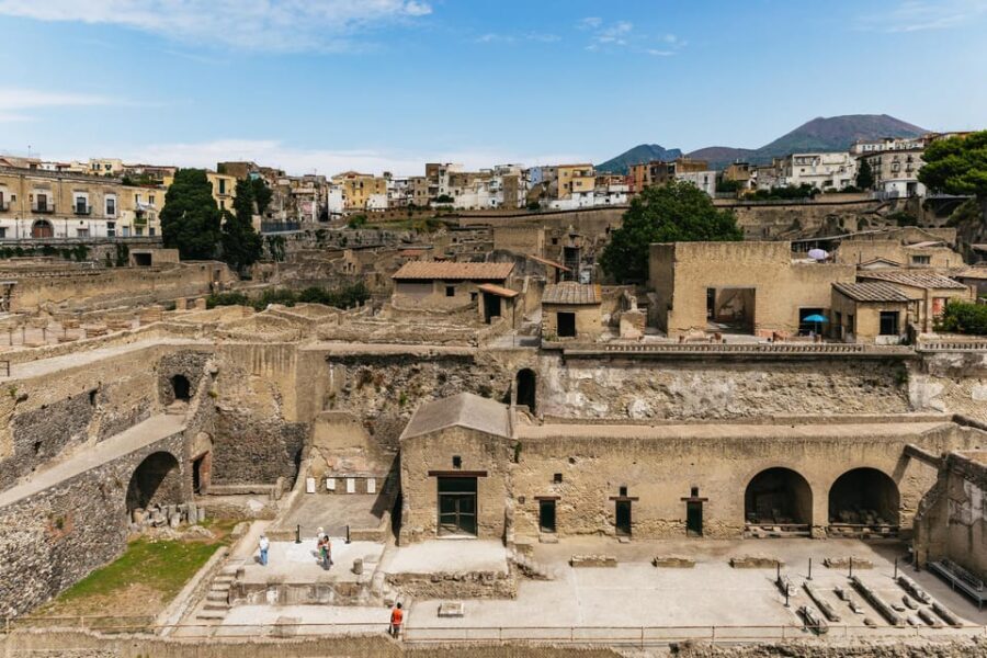 Herculaneum: Skip-the-Line Guided Tour with Archaeologist - Gymnasium and How the Eruption Left Clues in Materials