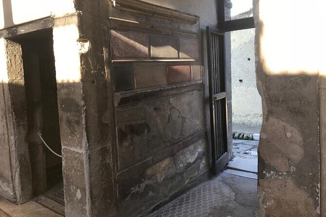 Herculaneum - Small Group Tour - Weather reality: heat, shade, and what to bring