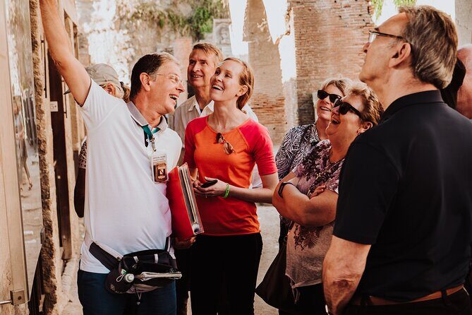 Herculaneum Small Group Tour and Ticket With an Archaeologist - Why Herculaneum feels different than Pompeii