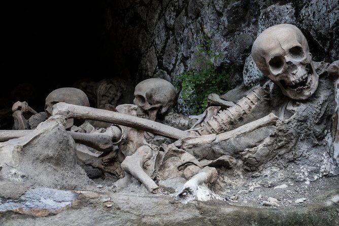 Herculaneum small group tour with an archaeologist - skip the line - The Stories the Guide Makes Real: Eruption, Materials, and Daily Life
