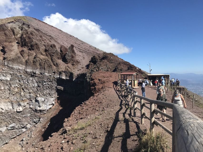 Mount Vesuvius: Skip-the-Line Ticket and Smart Digital Guide - What you’ll actually see at the top