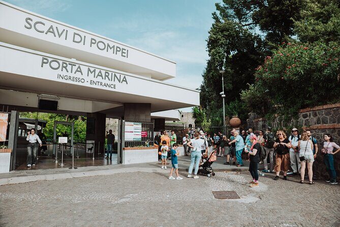 Mount Vesuvius Tour from Pompeii Led by an Expert Guide - Pompeii pickup and the easiest way to get to Vesuvius