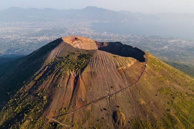 Mount Vesuvius Tour from Pompeii Led by an Expert Guide - Time for views and photos: cloud cover can change the mood