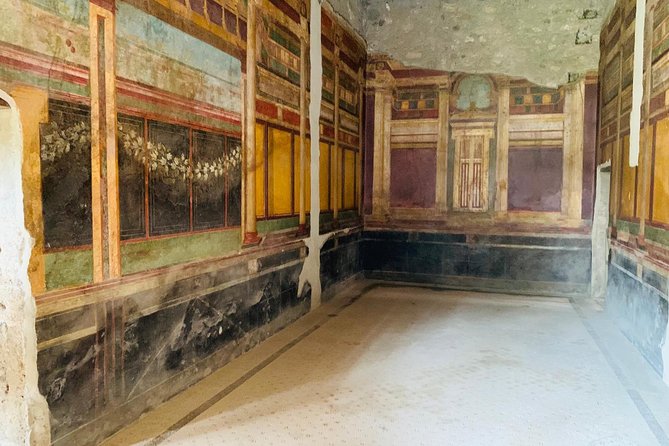 Mt Vesuvius and Pompeii Tour by Bus from Sorrento - Bus comfort, headsets, and group size (45 people max)