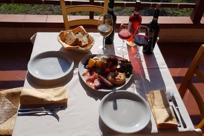 Naples: Pompeii & Mt Vesuvius All-Inclusive Small Group w/ Lunch - Group size: up to 40, and it can feel like more than one world