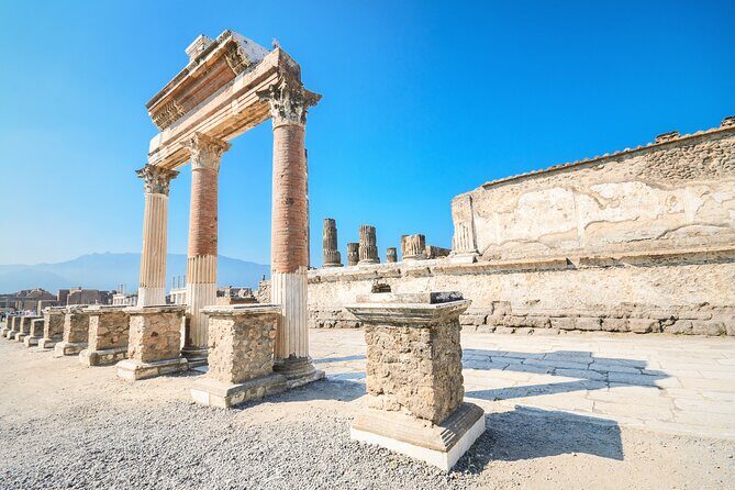 Naples/Salerno Port: Pompeii & Vesuvius - lunch or wine tasting - Street-Level Understanding: Why the Pompeii Guide Matters