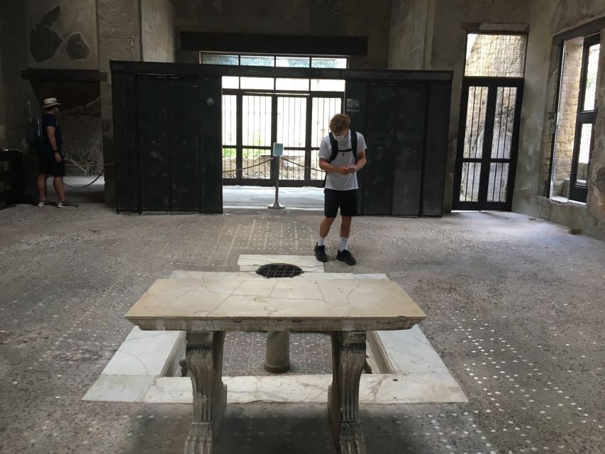 Pompeii and Herculaneum: Guided Tour with an Archaeologist - What to bring (and what to double-check before you go)