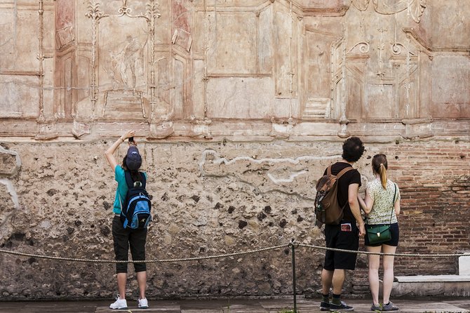 Pompeii and Herculaneum led by an Archaeologist with private transport - Why the archaeologist guide changes what you notice