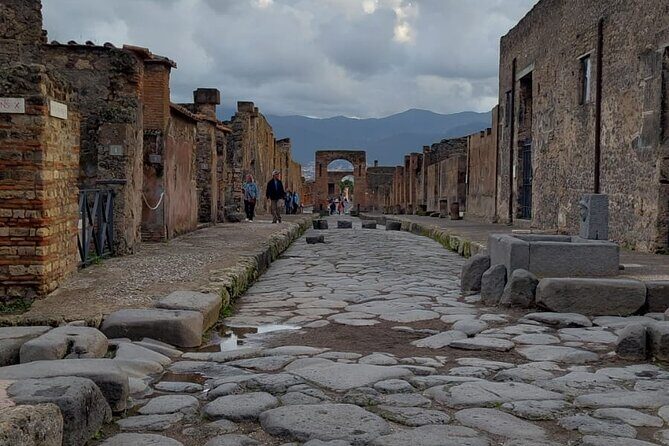 Pompeii and Herculaneum with Wine Tour - Herculaneum (Ercolano): smaller site, better preserved interiors
