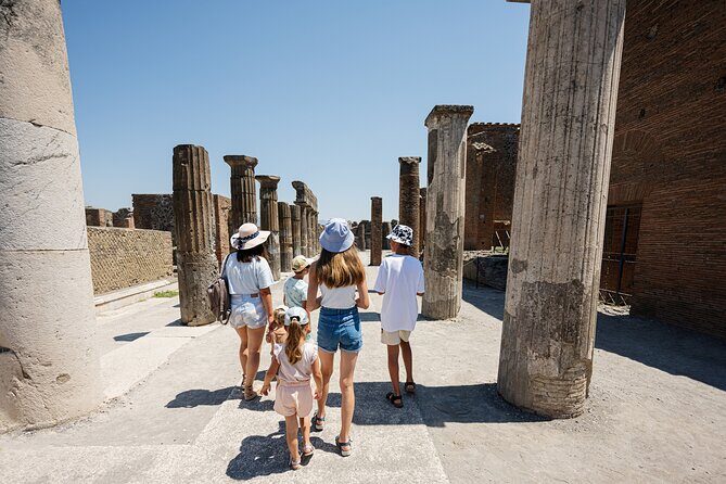Pompeii and Mount Vesuvius Day Trip from Rome with Pizza Lunch - Meeting point and the Rome-to-Pompeii drive that shapes your whole day
