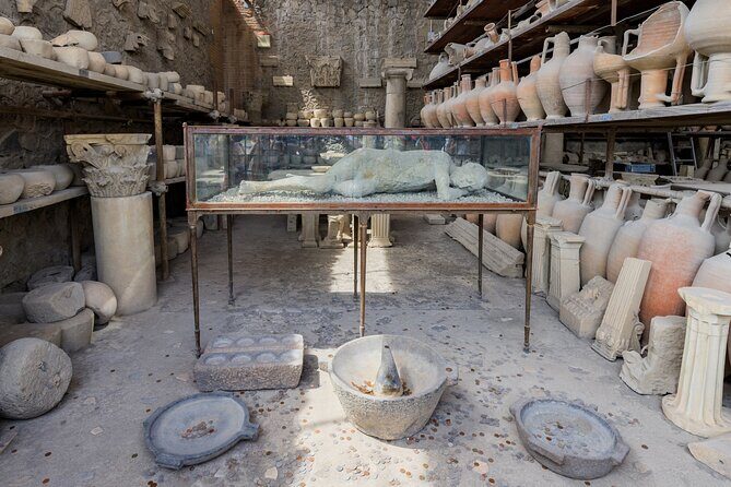 Pompeii and Mount Vesuvius Day Trip from Rome with Pizza Lunch - Mount Vesuvius: crater hike or geologist-led walk, and how they differ
