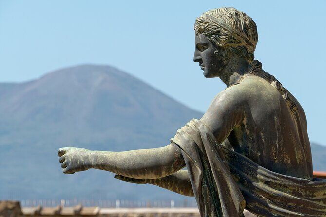 Pompeii and Mount Vesuvius Day Trip from Rome with Pizza Lunch - What to pack for Vesuvius: shoes, layers, and a small toilet reality check