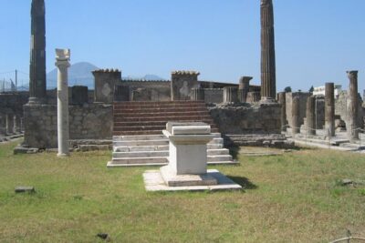 Pompeii and Mount Vesuvius SELECT tour - What Your Guide Actually Improves at Pompeii