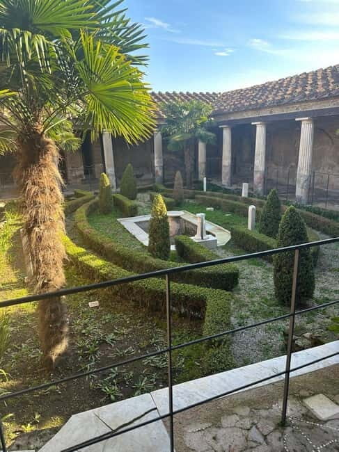 Pompeii and Vesuvius Cellars: Tour with Pick-Up in Positano - Entering Pompeii: The Guided Skip-the-Line Advantage