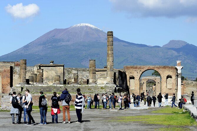 Pompeii and Vesuvius Small Group Tour From Naples with Pizza - Guide energy makes a big difference